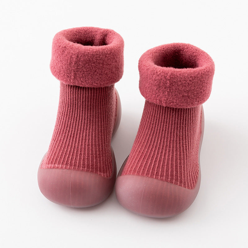 Chaussettes et chaussures chaudes pour la neige d'intérieur